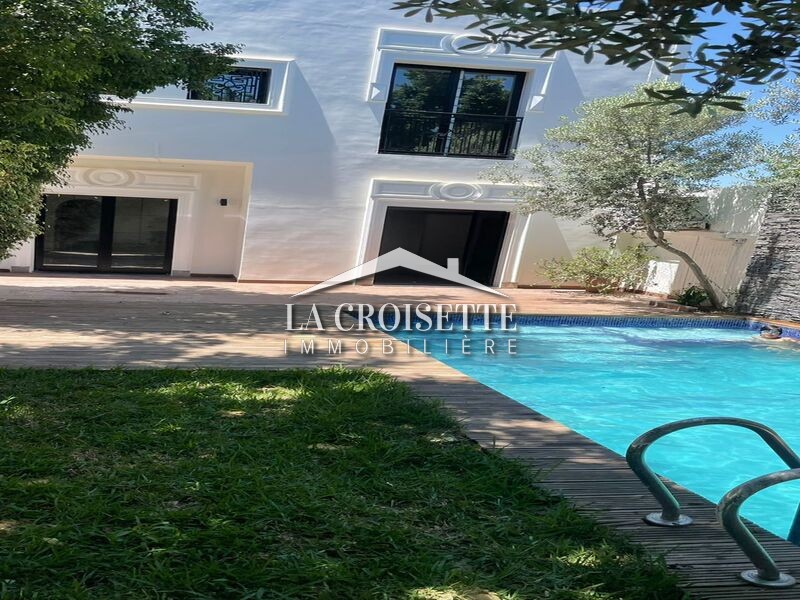 Villa S+3 avec piscine à La Soukra